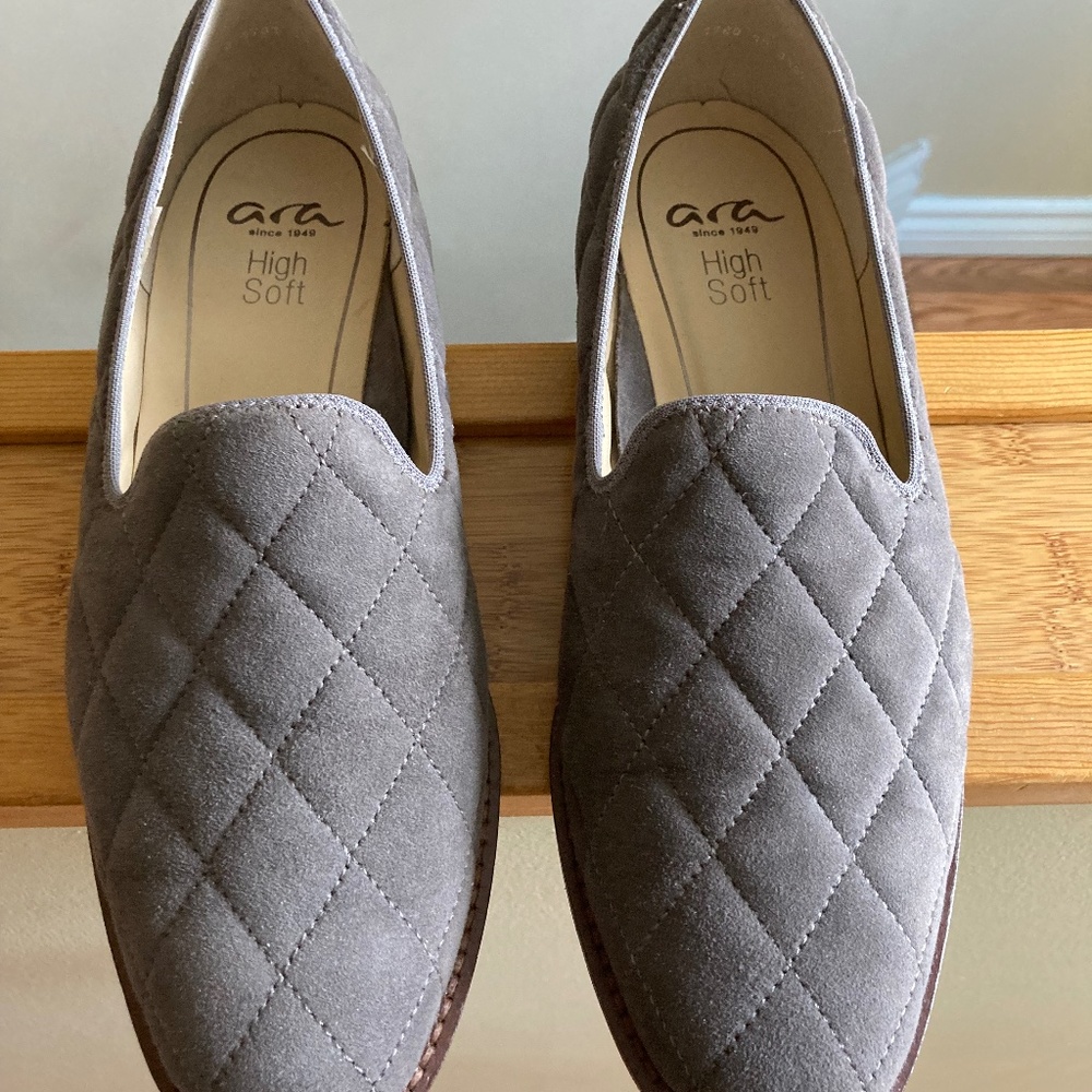 Ara ARCH SUPPORT LOAFER QUILTED GRAY SUEDE KATRICE SZ 8M WORN ONCE  IN BOX